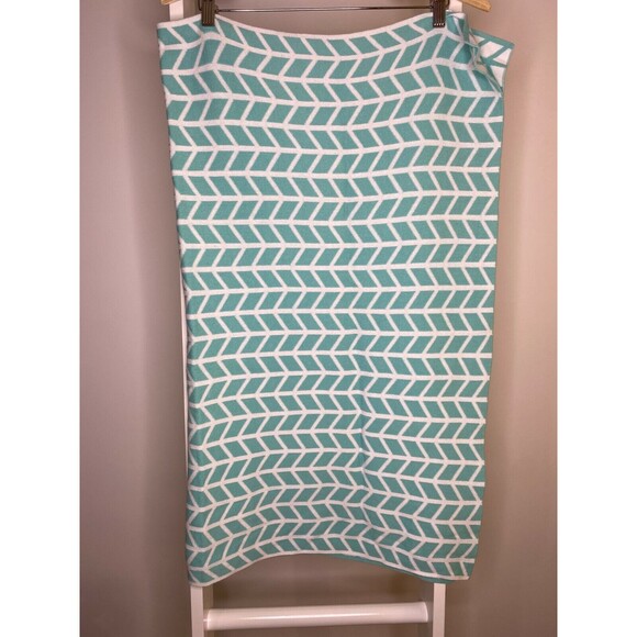 Koala Baby Herringbone Blanket 38 by 41 inches Kids Blue & White Soft Chevron - Picture 2 of 5